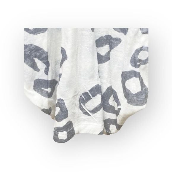 Blanc Noir ❤︎︎ Animal Print Sublimation Burnout Off Shoulder Tee ❤︎︎ B / W Large - Picture 7 of 16